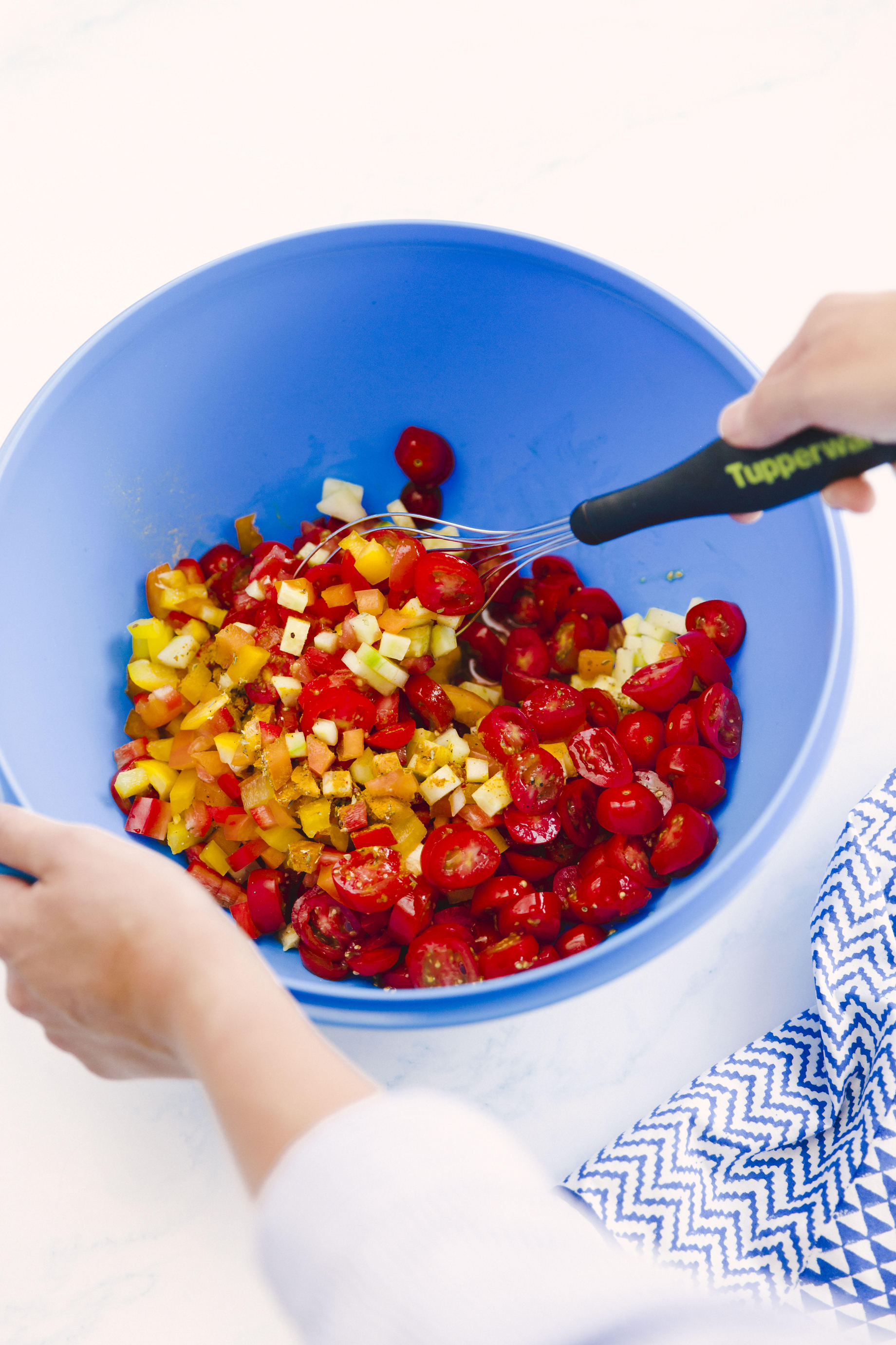 Griffbereit Tellerbesen von der Marke Tupperware / mit ergonomischen Griff / Ideal zum aufschlagen von Sahne / Hier direkt online kaufen 