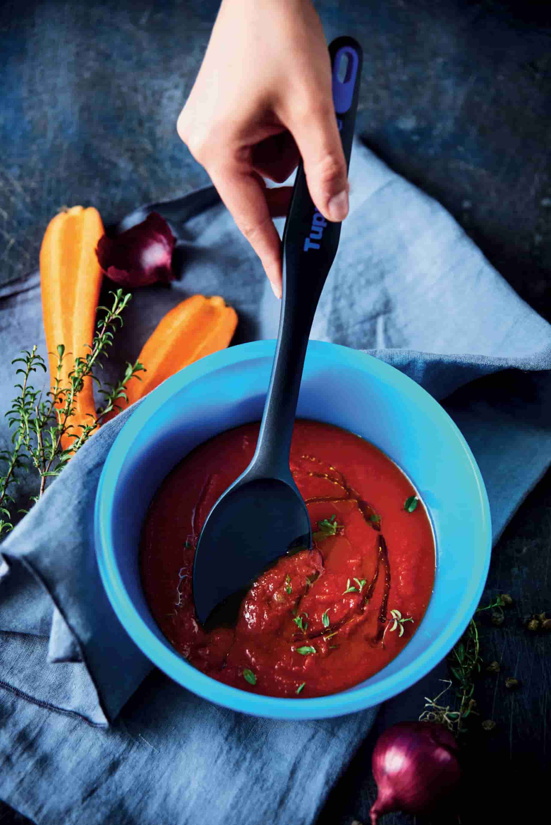 Griffbereit Kochlöffel von der Marke Tupperware / mit ergonomischen Griff / Perfekt zu m rühren und herstellen von Teig / Hier direkt online kaufen