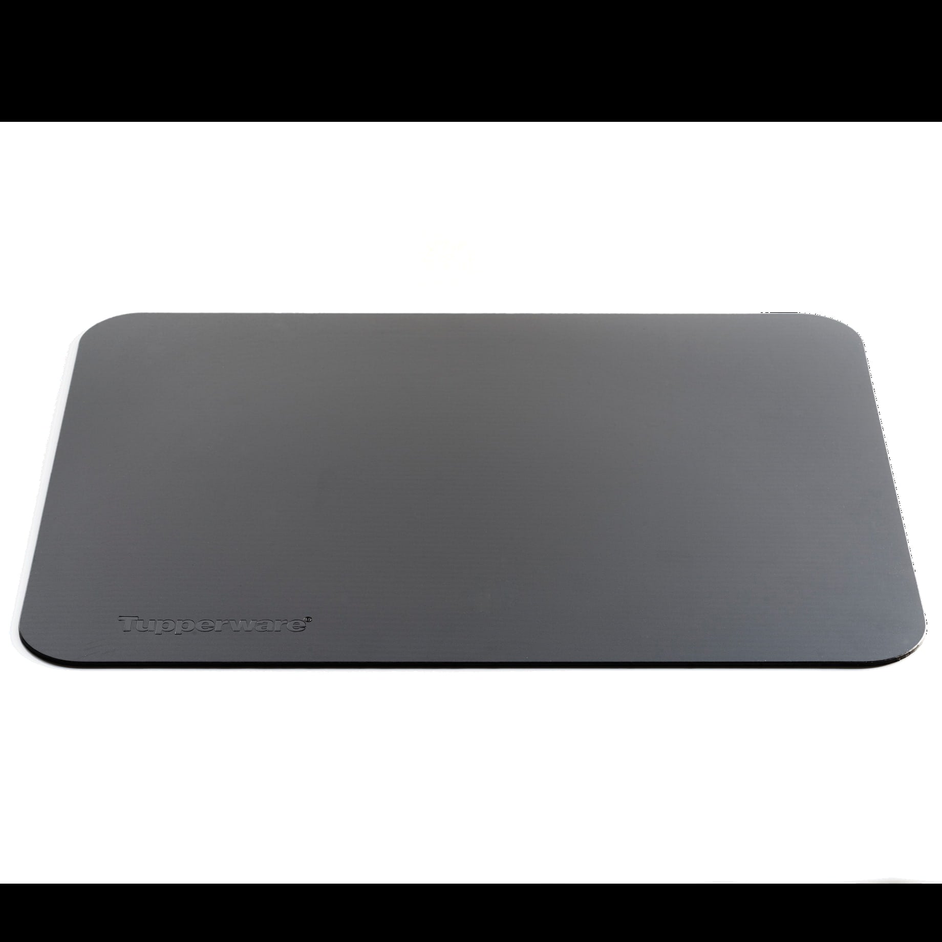 Schneidflex Schneidunterlage von der Marke Tupperware / in der Farbe Schwarz / mit rutschfester Unterseite / flexibles Material zum Idealen Schütten von Schneidgut / Hier direkt online kaufen 