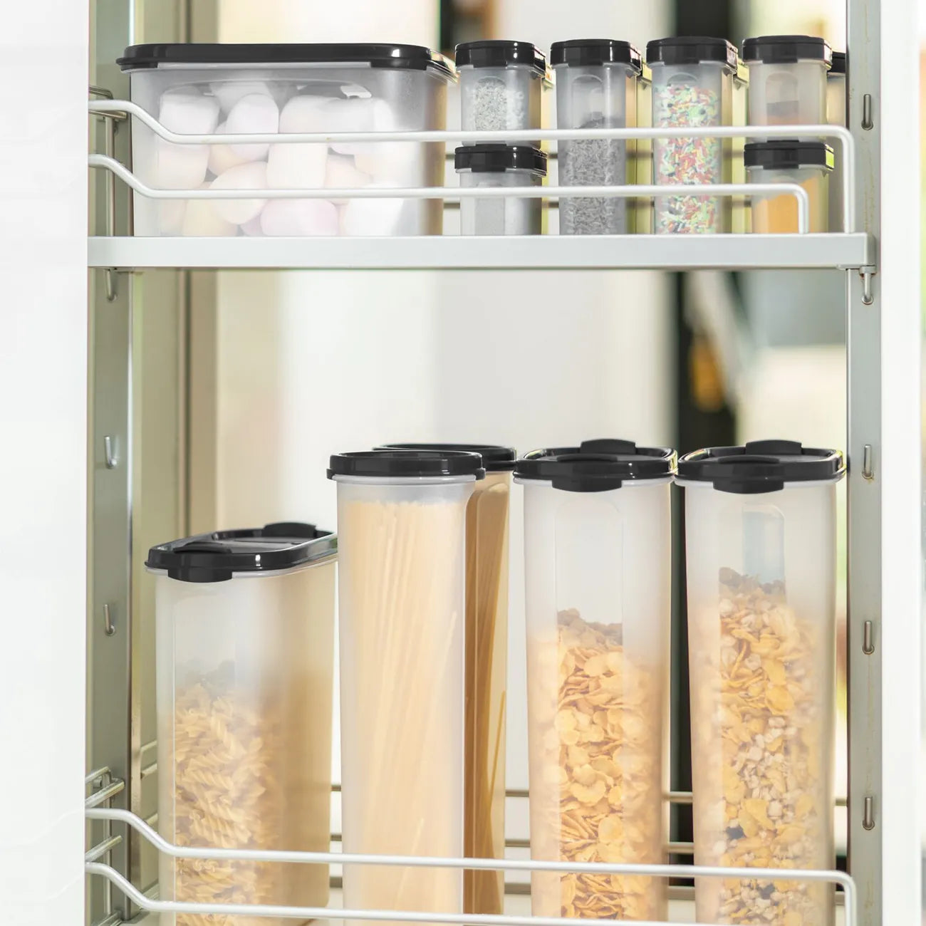 Eidgenosse Rund 1,1 L von der Marke Tupperware / Deckelfarbe Schwarz / mit Transparenten Sichtfenster für mehr Übersicht / runde Form für platzsparende Aufbewahrung / dichtschließender Deckel / modular Stapelbar / Vorratsdose / Lebensmittelaufbewahrung / Hier direkt online kaufen 