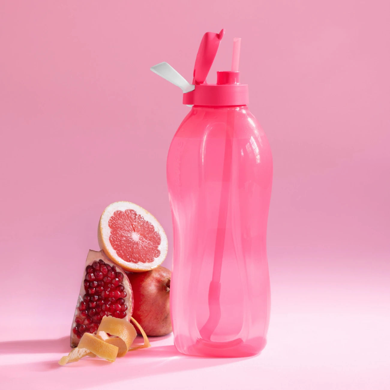 EcoEasy 2L von der Marke Tupperware / in der Farbe Pink / mit Flex Trinkhalm / Perfekt für Unterwegs und Zuhause / Pop Up Strohhalm / Trinkflasche / Hier direkt online kaufen