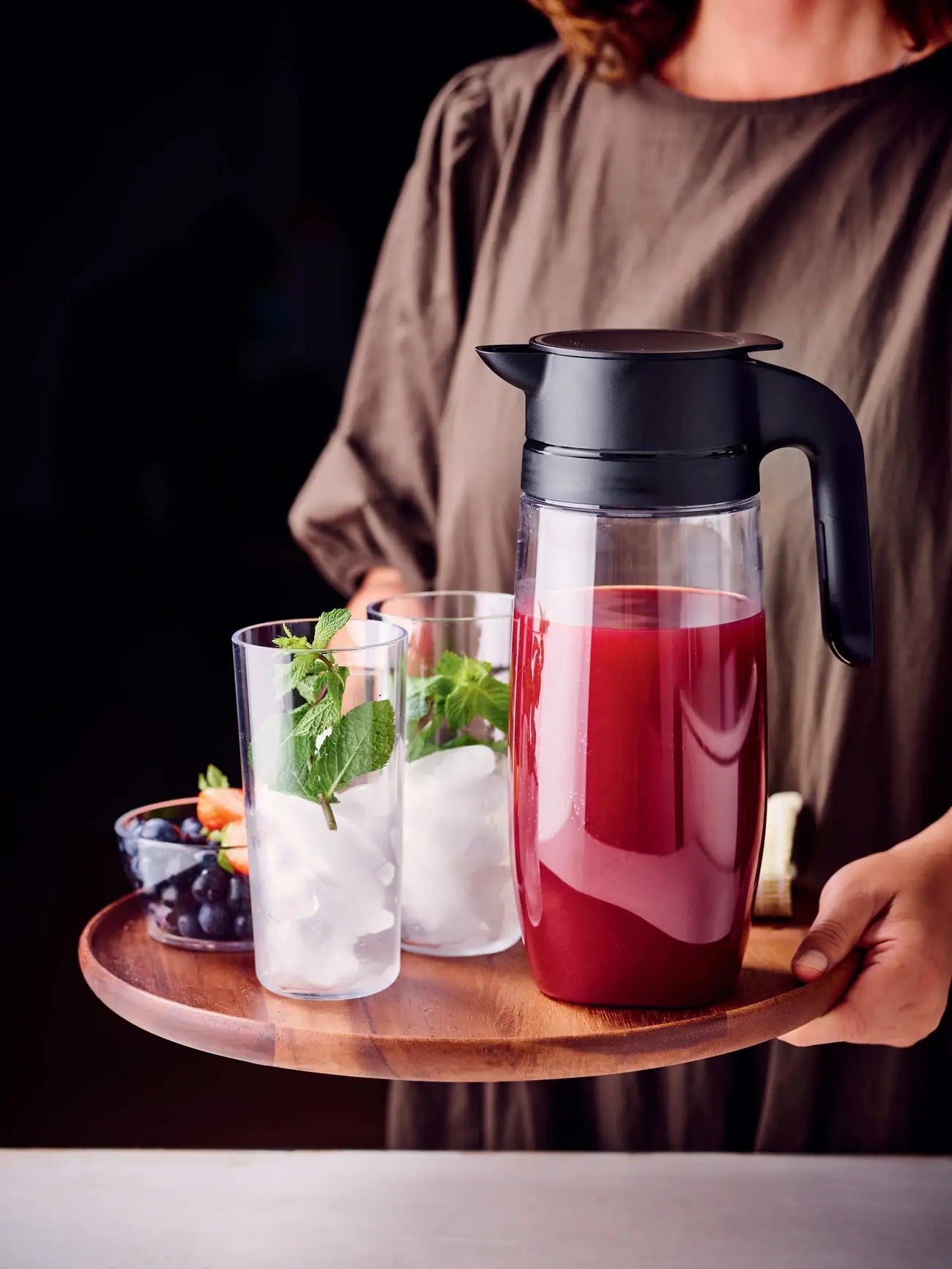 TupperTime Kanne 1,7 L Clear Line Kanne / modern Transparente Kanne / zum Servieren / Perfekt für Limonade oder Saft / Perfekt für den Alltag / mit Deckel gegen Insekten / Hier direkt online kaufen