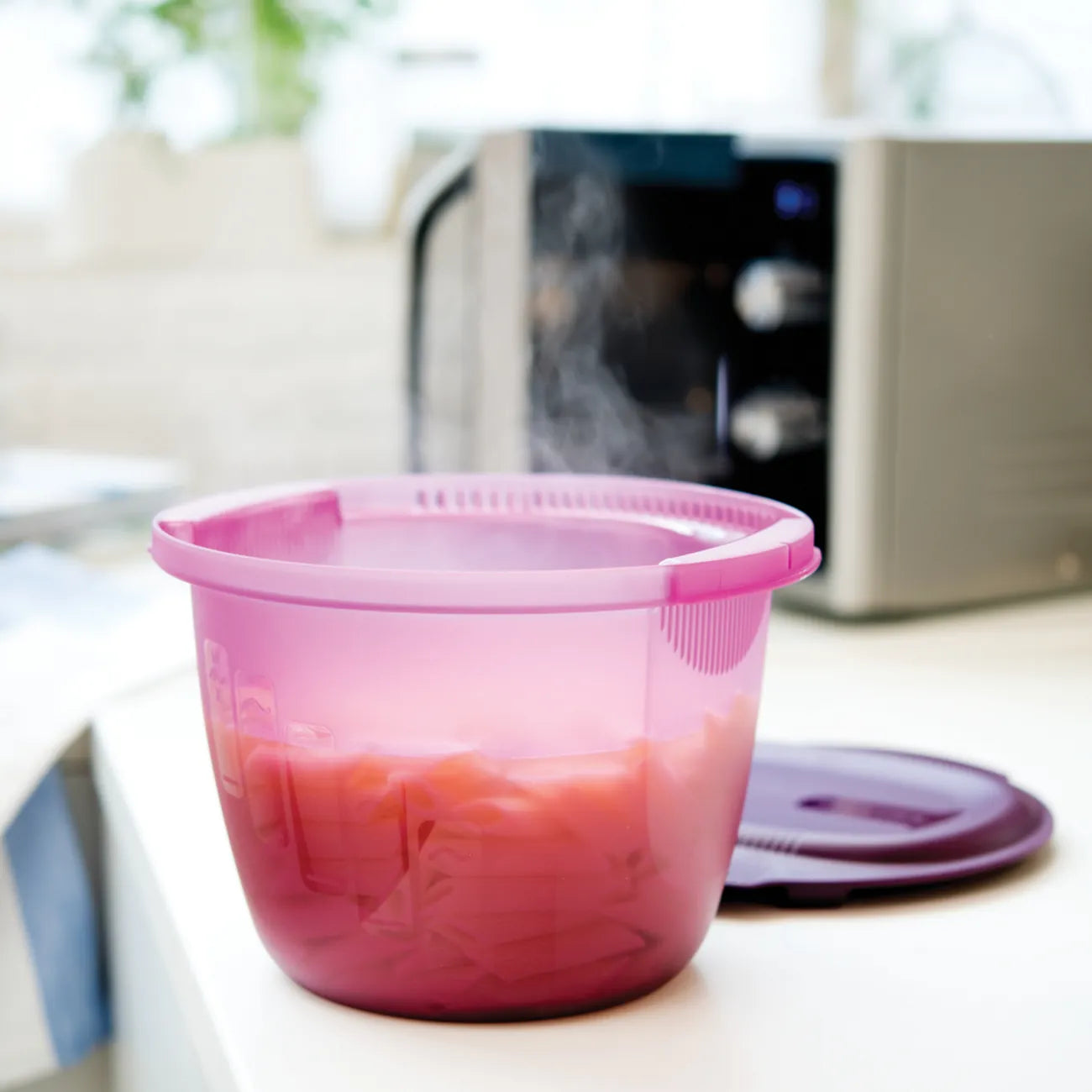 Großer Pasta Meister 3 L Rund von der Marke Tupperware / vielseitiger Nudelkocher / Mikrowellen Behälter / Schnell und Energiesparend / Hier direkt online kaufen