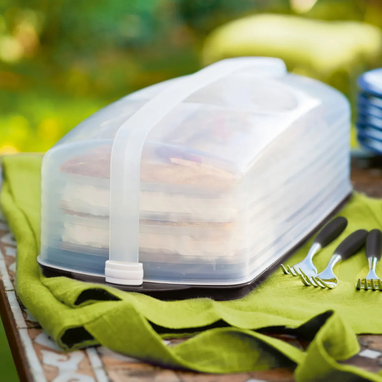 Königskuchen- Behälter von der Marke Tupperware / in der Farbe Schwarz /Kuchen Behälter / für Kastenkuchen, Biskuitrollen und andere Backwaren / Hier direkt online kaufen 