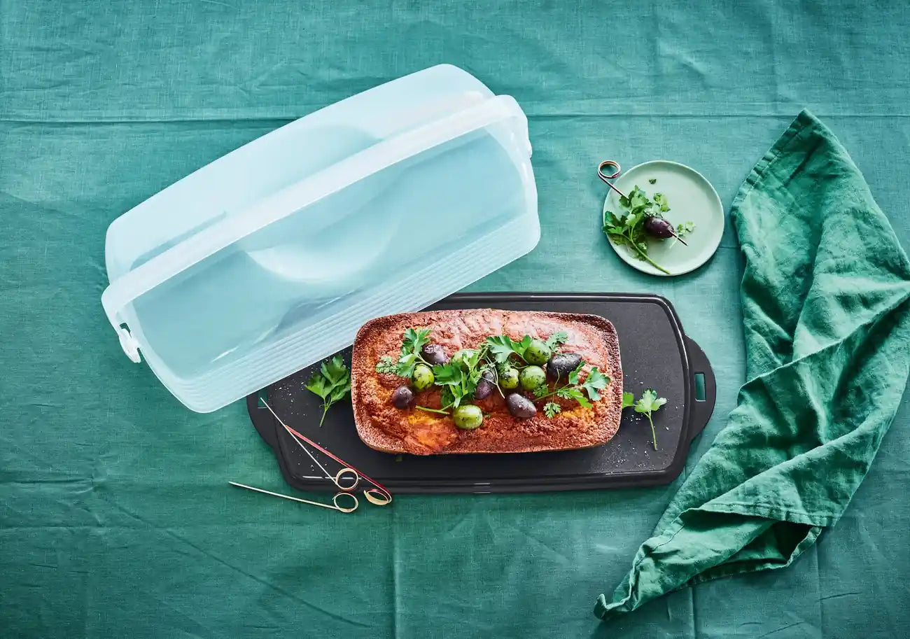 Königskuchen- Behälter von der Marke Tupperware / in der Farbe Schwarz /Kuchen Behälter / für Kastenkuchen, Biskuitrollen und andere Backwaren / Hier direkt online kaufen 