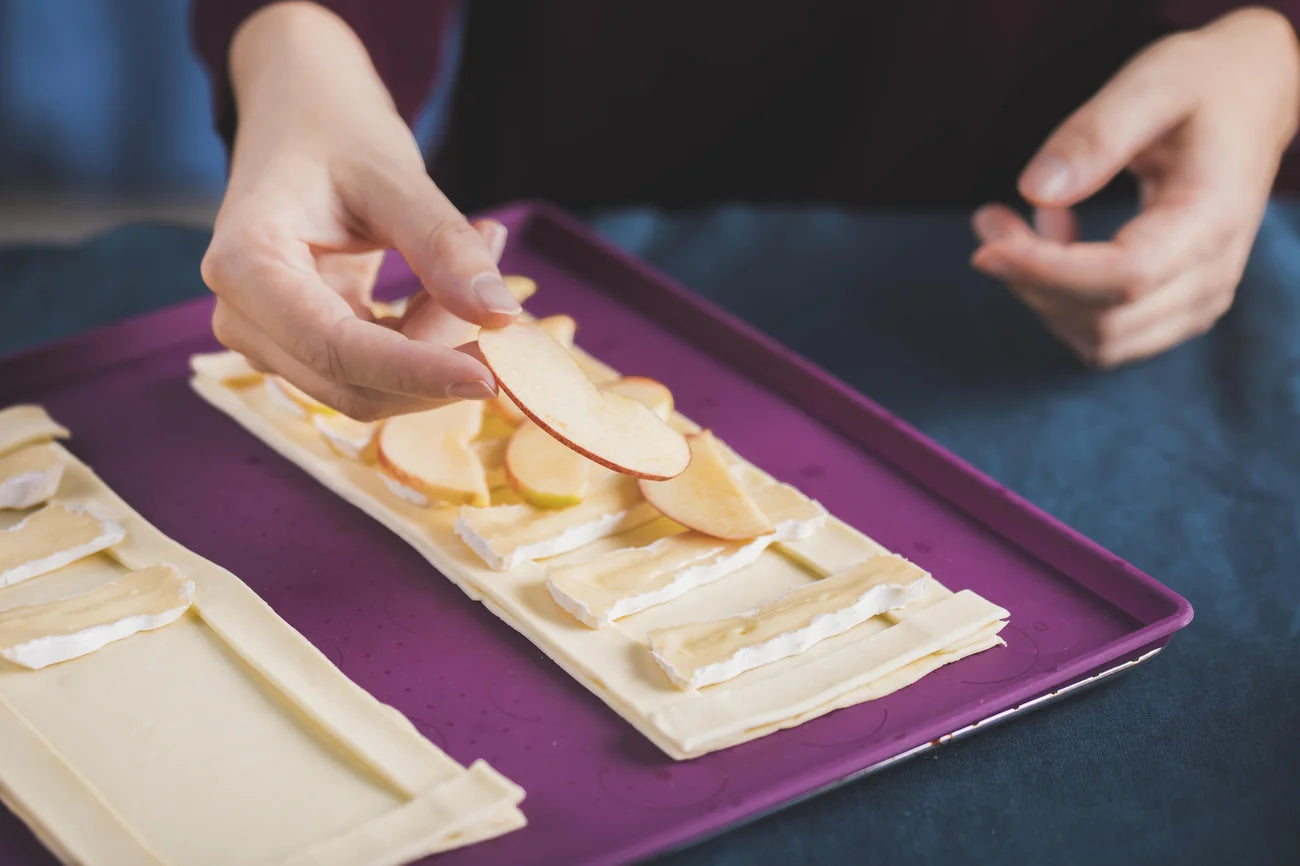 Silikon Backunterlage von der Marke Tupperware / Flexible Backunterlage in der Farbe Lila / mit Antihaft- Eigenschaft / Der Perfekte Ersatz für Backpapier / Hier direkt online kaufen