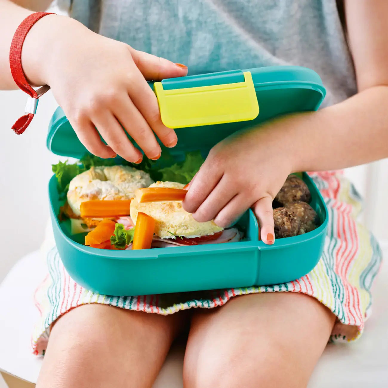 Eco+ 1-2-3 Lunchbox von der Marke Tupperware / in der Farbe Grün / Perfekt für Schule, Uni und Kindergarten / Hier direkt online kaufen