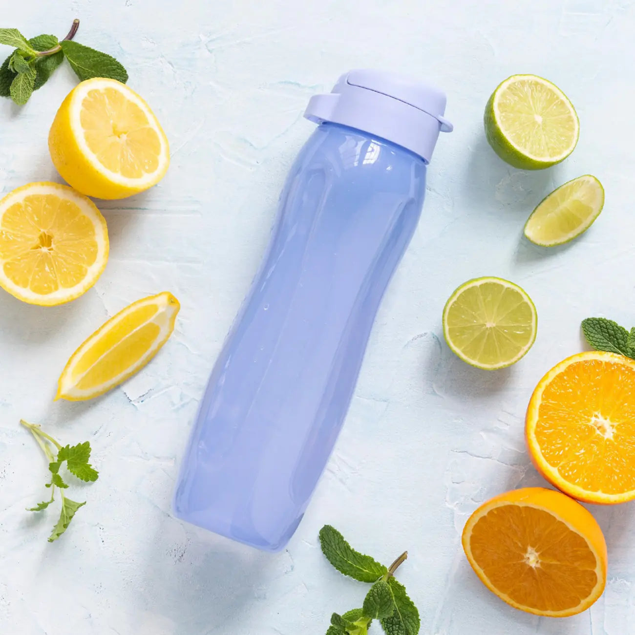 EcoEasy Trinkflasche 750 ml Flieder von der Marke Tupperware / in der Farbe Flieder / Trinkflasche / Wasserflasche / Perfekt für Unterwegs / Hier direkt online kaufen