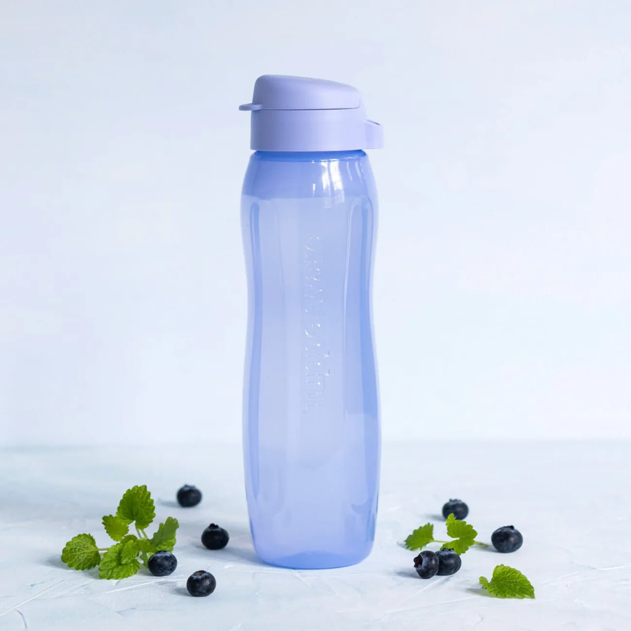 EcoEasy Trinkflasche 750 ml Flieder von der Marke Tupperware / in der Farbe Flieder / Trinkflasche / Wasserflasche / Perfekt für Unterwegs / Hier direkt online kaufen