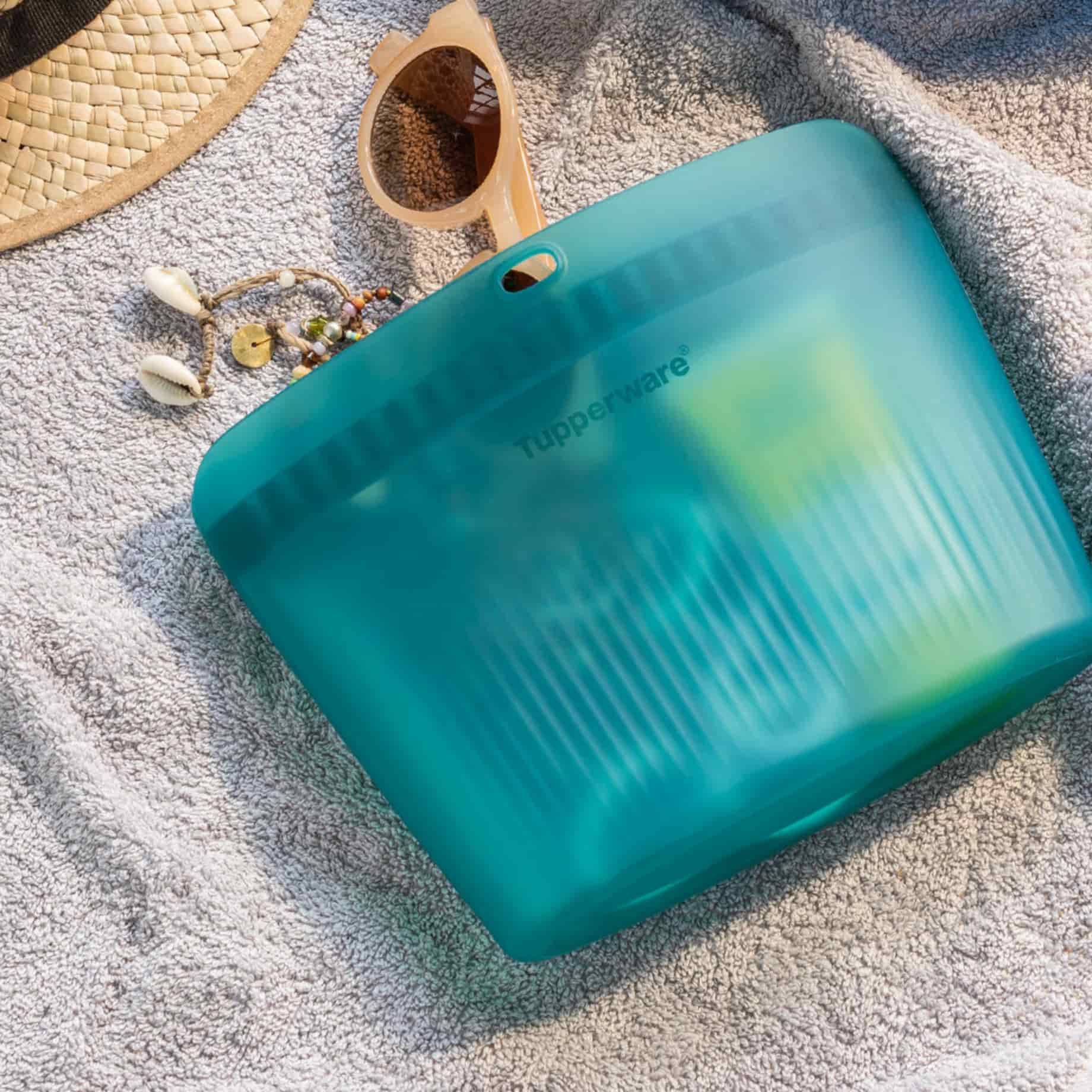 Ultimate Silicone Bag M 1L von der Marke Tupperware / in der Farbe Türkis / Vielseitig einsetzbar / Kühlschrank, Gefriergerät, Backofen und Mikrowellen geeignet / Perfekt zum Aufbewahren / Hier direkt online kaufen