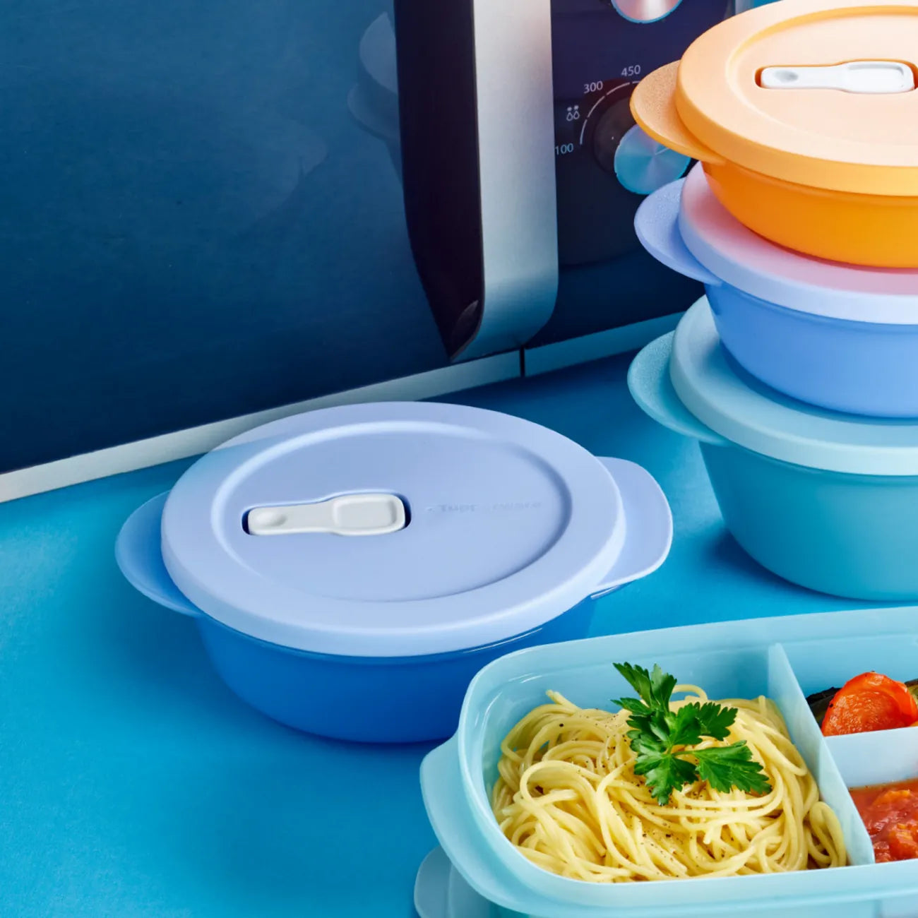 CrystalWave 560ml Mikrowellenbehälter von der Marke Tupperware / in der Farbe Flieder / zum Vorkochen, mitnehmen und aufwärmen / Dichtschließender Deckel mit Ventil / Hier direkt online kaufen