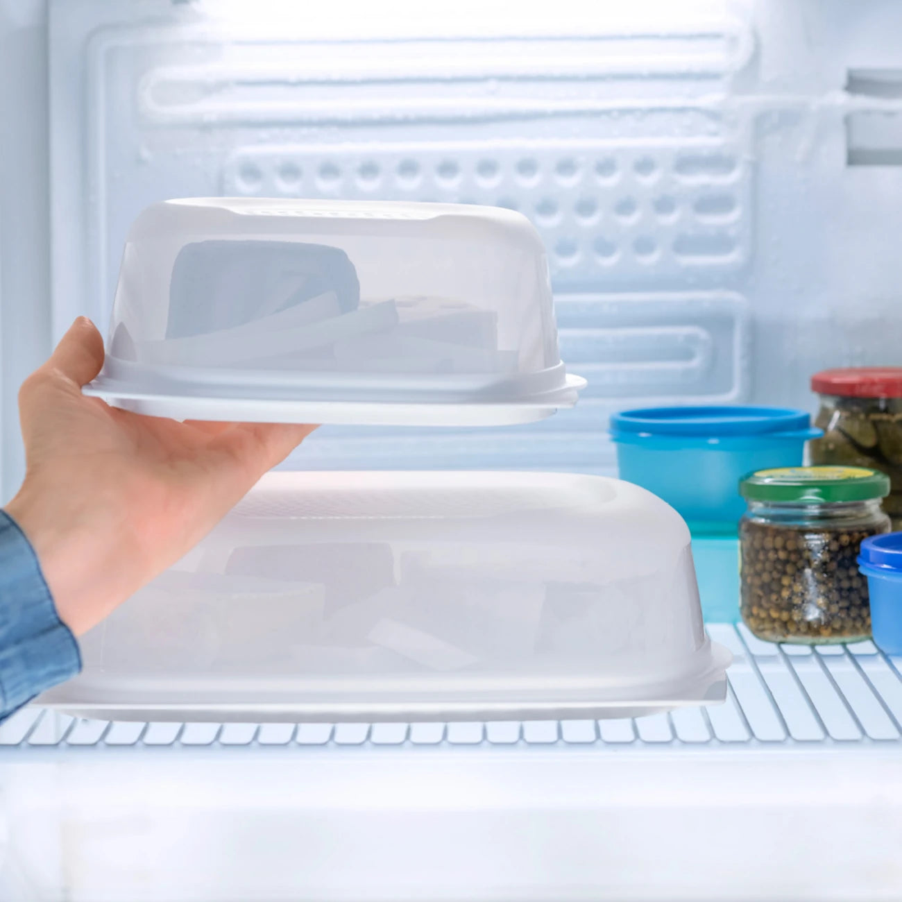 KäseMax 2 von der Marke Tupperware / Käse Behälter für den Kühlschrank / Frischhaltebehälter / mit Integrierter Servierplatte / mit CondensControl Filter / Hier direkt online kaufen 