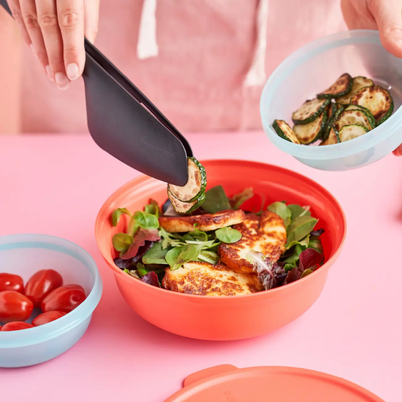 Aloha Servierschale von der Marke Tupperware / mit luft- und wasserdichtem Deckel / Ideal fürs Buffet und zum Transportieren / modular Stapelbar / Platzsparend ineinander Stapelbar / Servier Schüssel / Hier direkt online kaufen