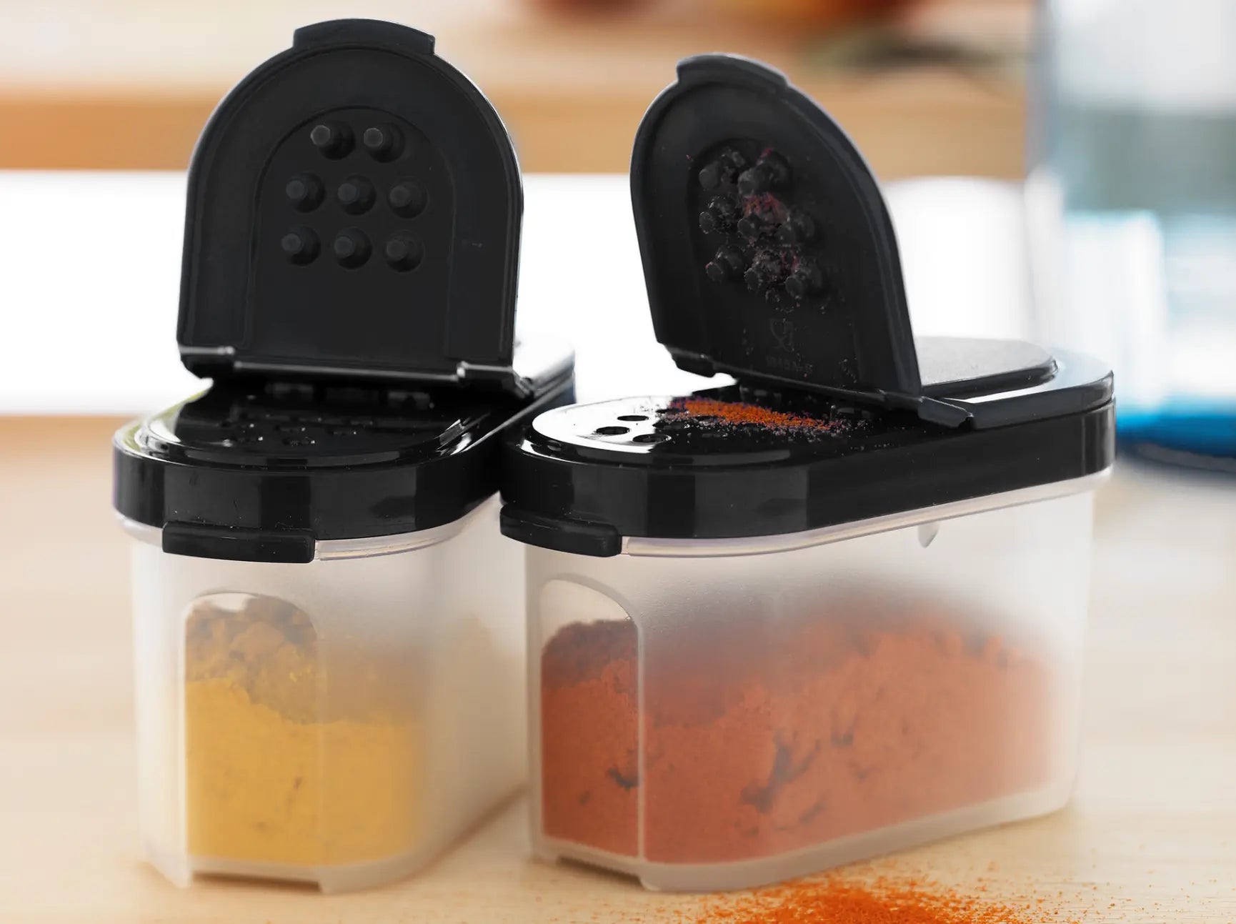 Eidgenossen Gewürz Zwerge von der Marke Tupperware / Nachfüllbare Gewürz Streuer / Hier direkt online kaufen