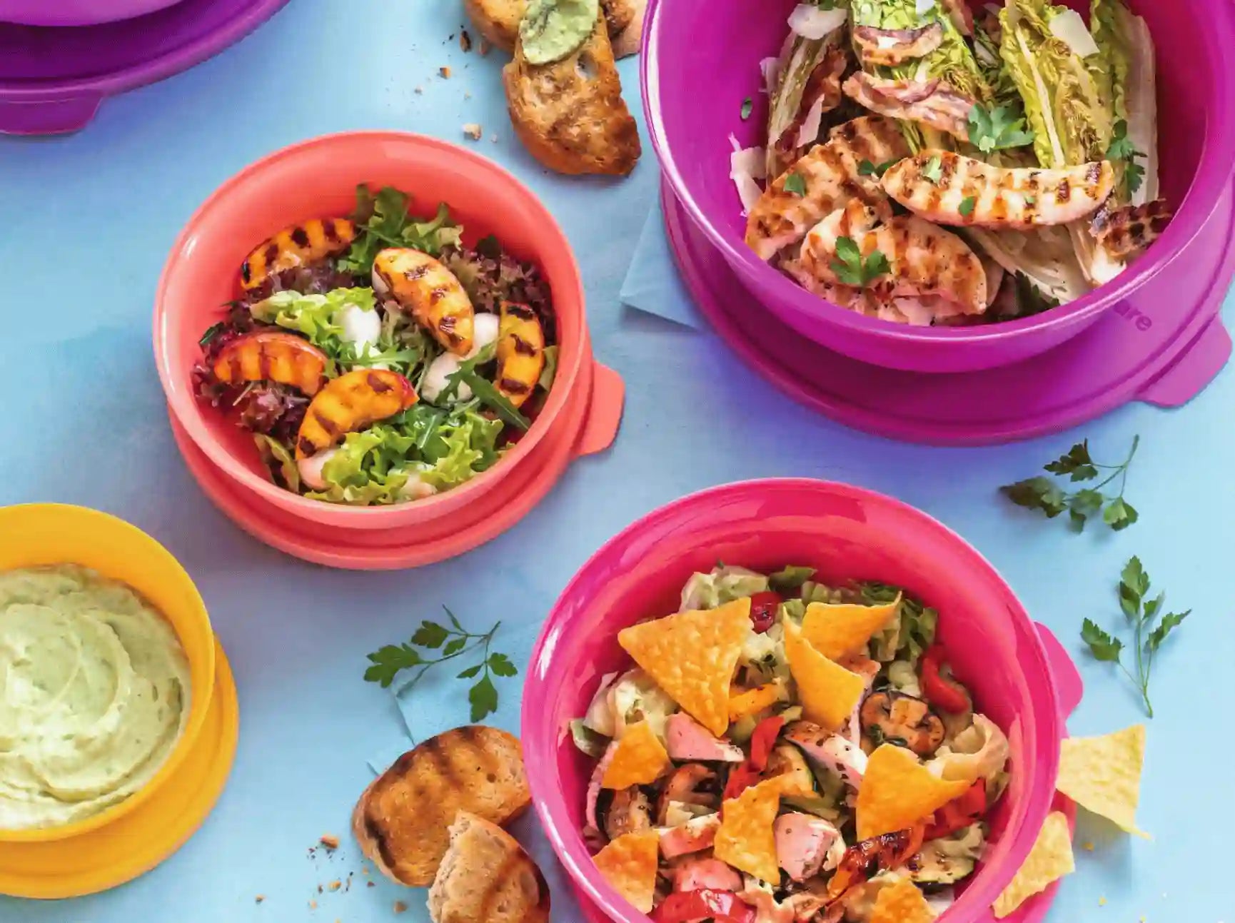 Aloha  Servierschale von der Marke Tupperware / mit luft- und wasserdichtem Deckel / Ideal fürs Buffet und zum Transportieren / modular Stapelbar / Platzsparend ineinander Stapelbar / Servier Schüssel / Hier direkt online kaufen