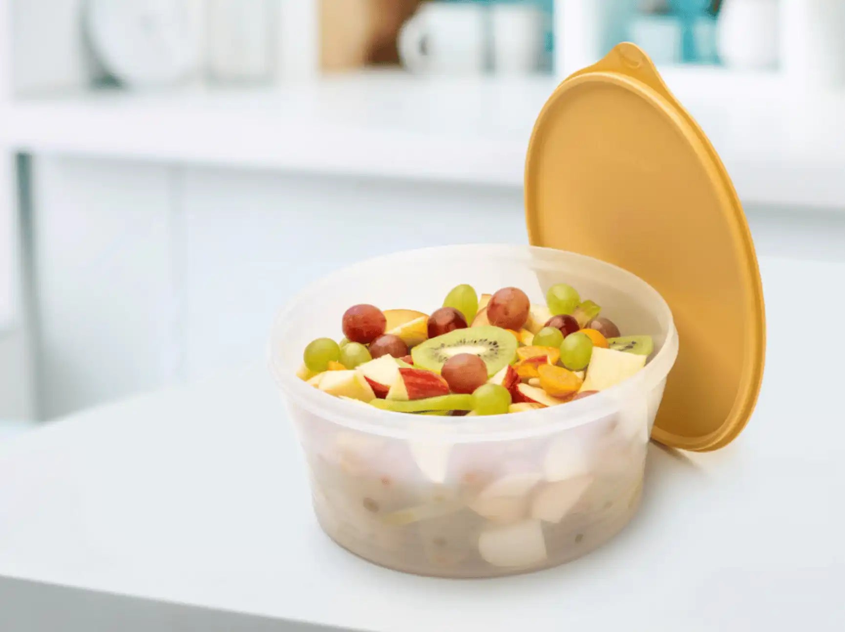 Frische Behälter Classic Set Groß von der Marke Tupperware / 3 Behälter - 1L, 1,4L und 1,9L / Luftdicht und Auslaufsicher / modular Stapelbar / Aufbewahrungsbehälter / leichtes Öffnen dank Großer Lasche am Deckel / Hier direkt online kaufen