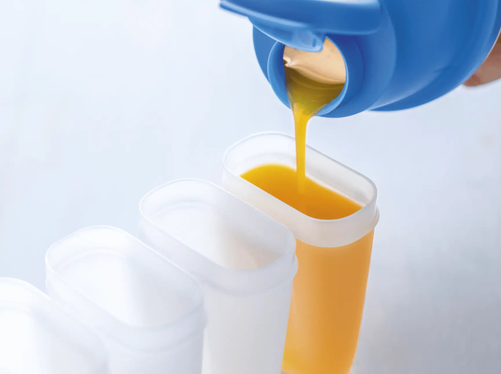 Lollitups Eisformen 65ml Eis Kristall von der Marke Tupperware / In vielen Farben erhältlich / Für Eis am Stiehl / wieder verwendbar / Hier direkt online kaufen 