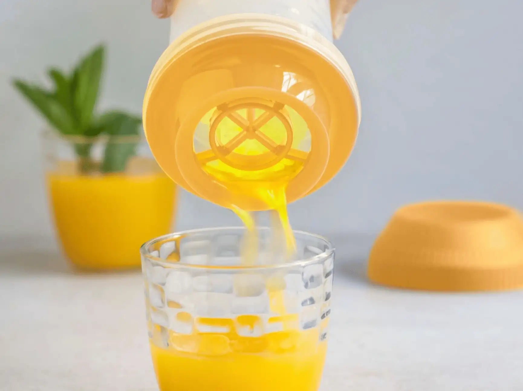 pSeo Mix Max 750ml in gelb / Shake it / von Tupperware / Ideal zum Mixen, Mischen und Rühren 